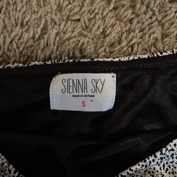Sienna sky boutique satin silk midi skirt - Picture 4 of 5